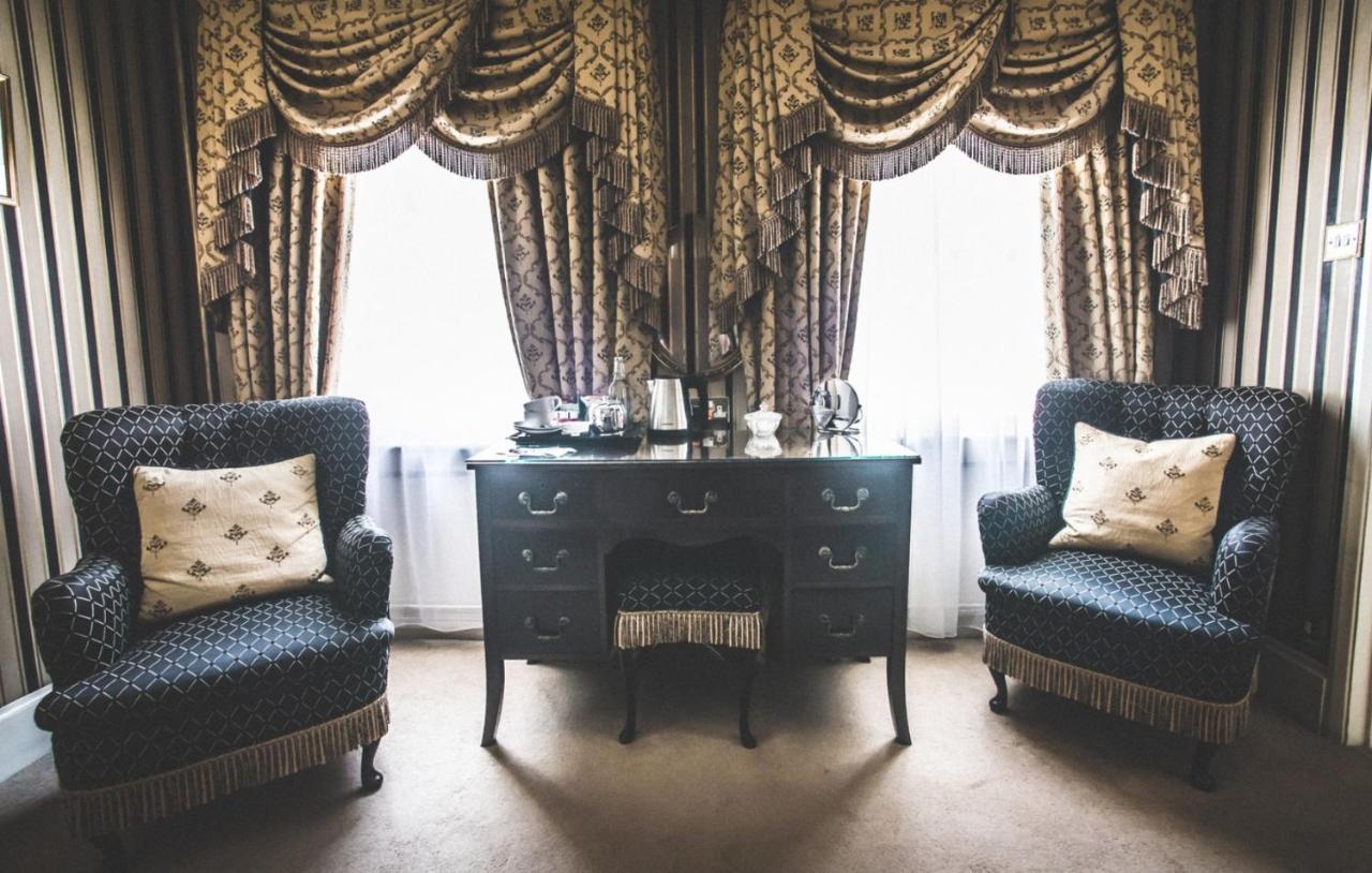 Jeakes House Bed & Breakfast Rye Exterior photo Curtains and upholstery