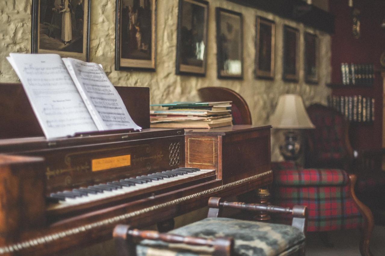 Jeakes House Bed & Breakfast Rye Exterior photo Piano at the library