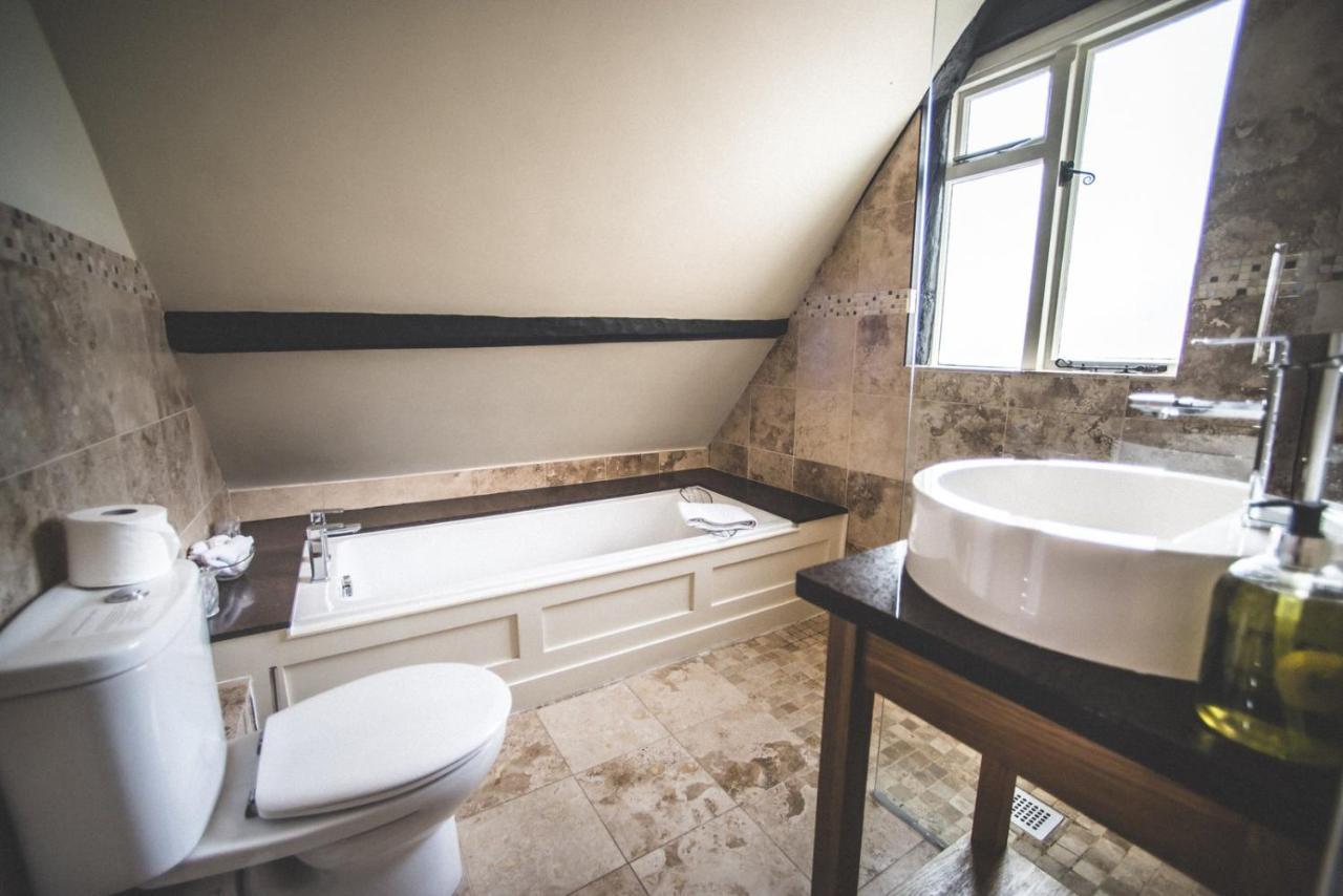 Jeakes House Bed & Breakfast Rye Exterior photo Bathroom at The Old Vicarage Hotel