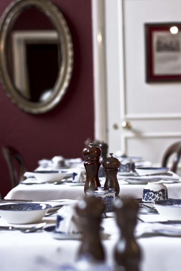 Jeakes House Bed & Breakfast Rye Exterior photo Salt and pepper shakers on a restaurant table